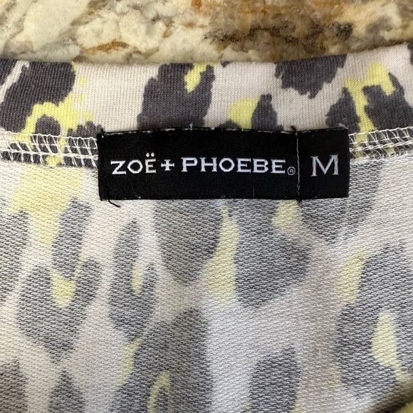 Zoe and Phoebe sz MD short sleeve tie in front leopard print yellow black - Picture 3 of 4